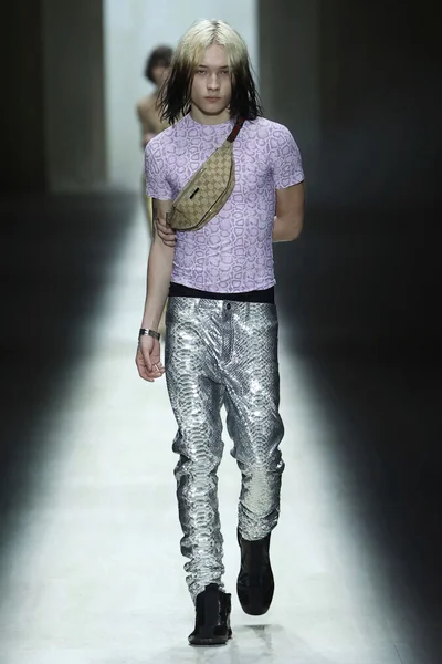 Look 27